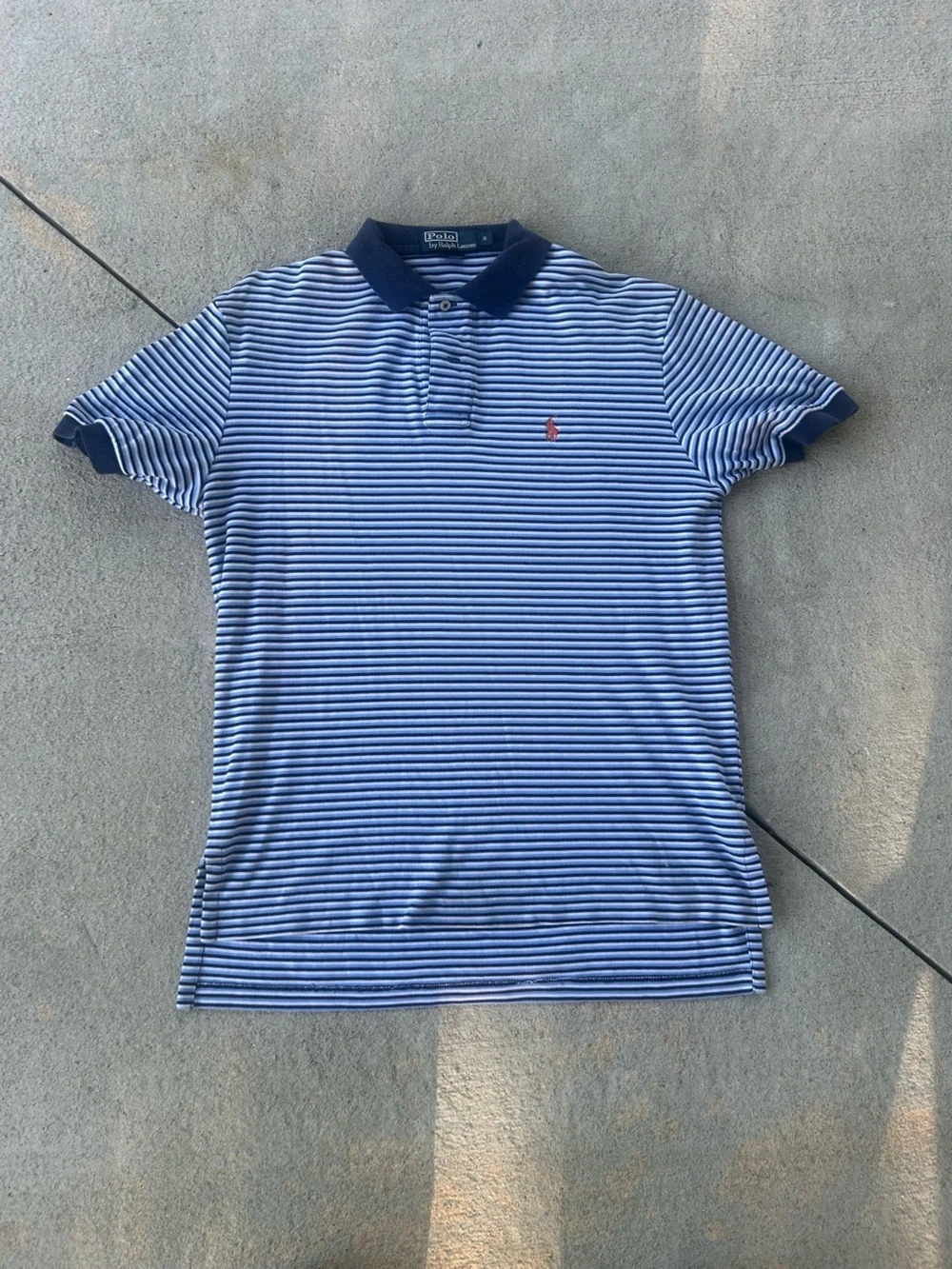 Men's striped shirt label